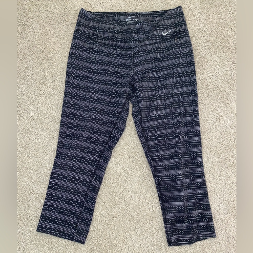 Nike cropped leggings. Size small.
